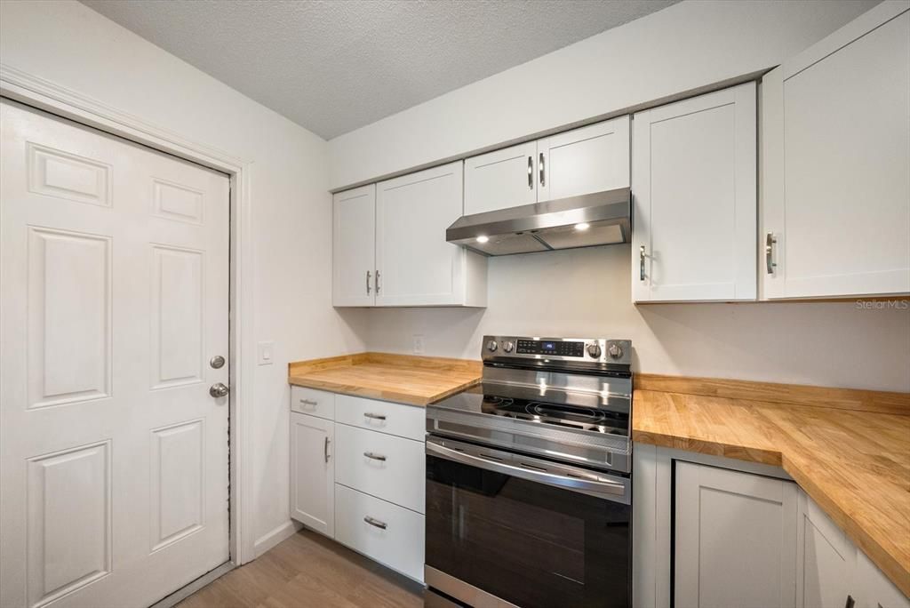 For Sale: $399,000 (3 beds, 2 baths, 1584 Square Feet)