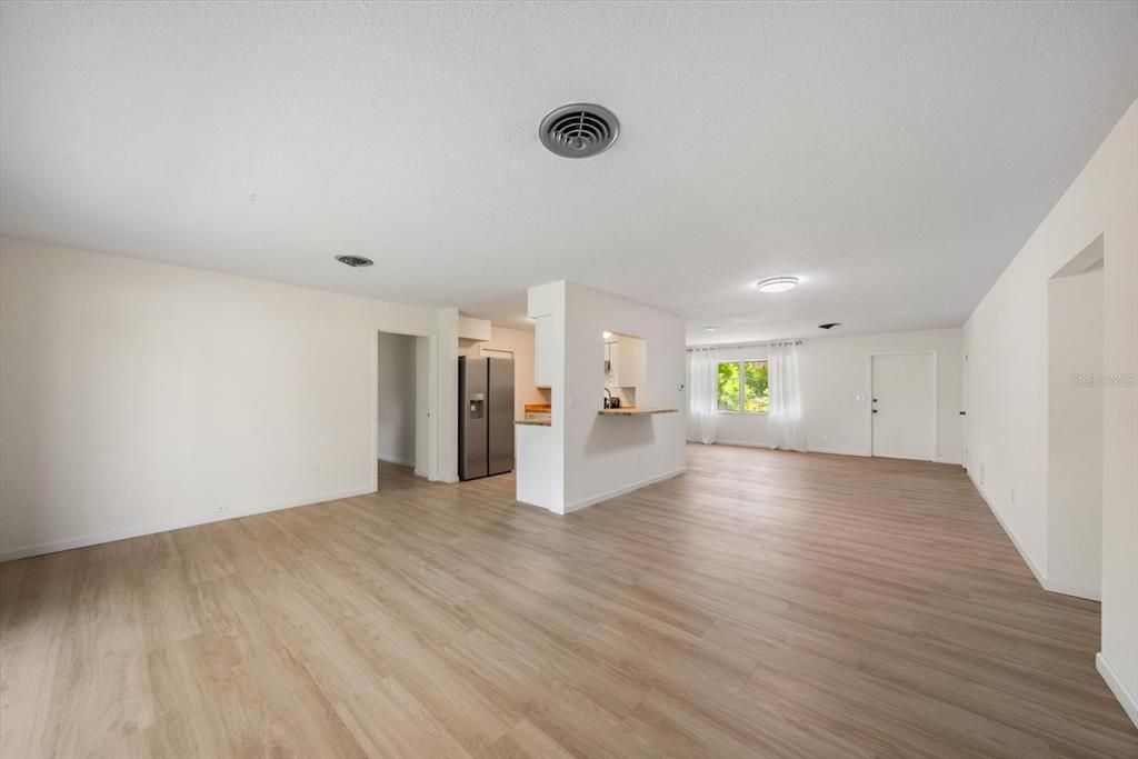 For Sale: $399,000 (3 beds, 2 baths, 1584 Square Feet)