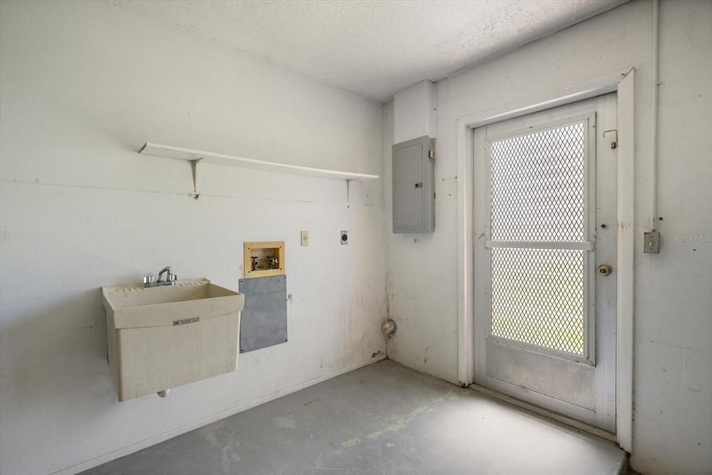 For Sale: $399,000 (3 beds, 2 baths, 1584 Square Feet)