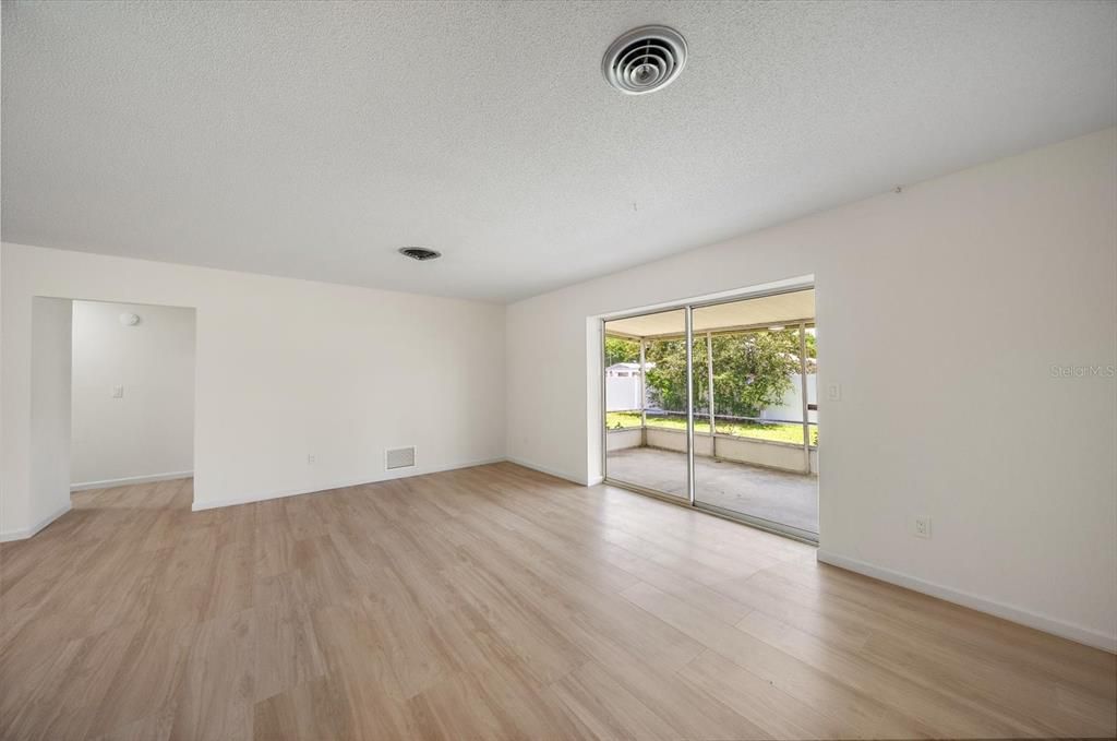 For Sale: $399,000 (3 beds, 2 baths, 1584 Square Feet)