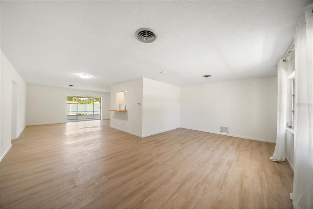 For Sale: $399,000 (3 beds, 2 baths, 1584 Square Feet)