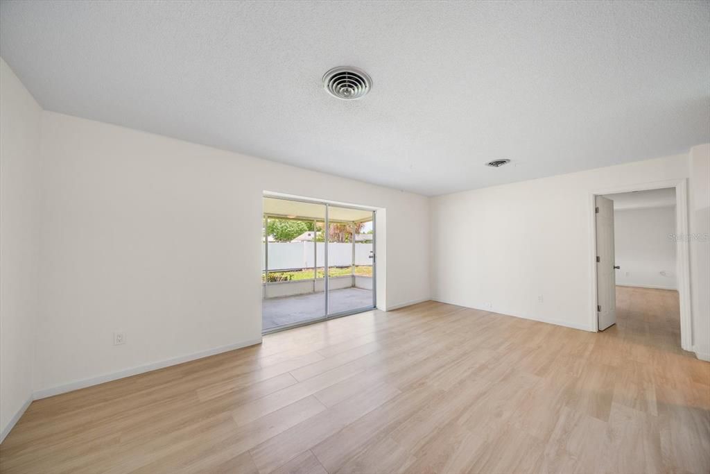 For Sale: $399,000 (3 beds, 2 baths, 1584 Square Feet)