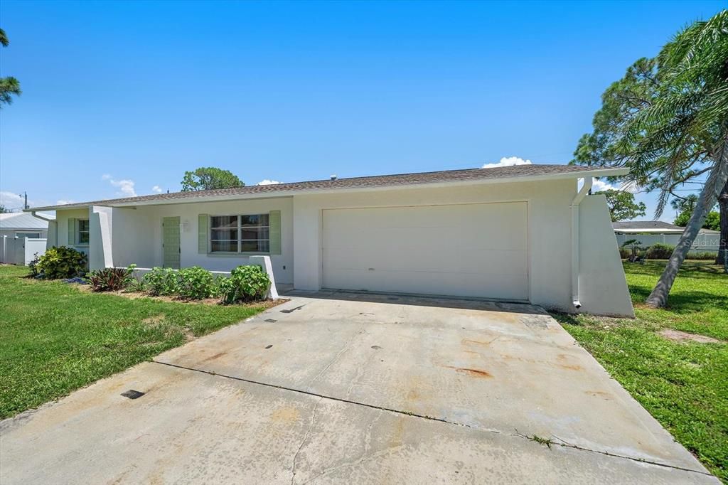 For Sale: $399,000 (3 beds, 2 baths, 1584 Square Feet)