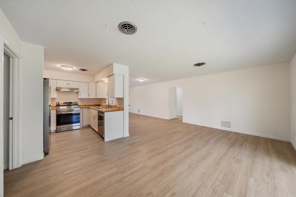 For Sale: $399,000 (3 beds, 2 baths, 1584 Square Feet)