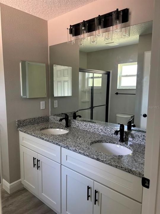 Active With Contract: $249,900 (3 beds, 2 baths, 1405 Square Feet)