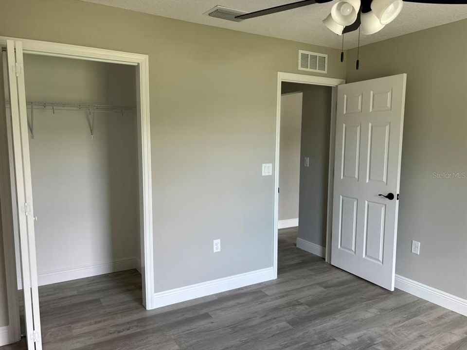 Active With Contract: $249,900 (3 beds, 2 baths, 1405 Square Feet)