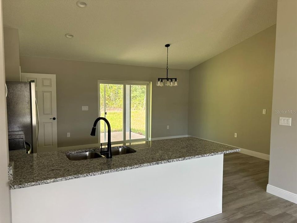 Active With Contract: $249,900 (3 beds, 2 baths, 1405 Square Feet)