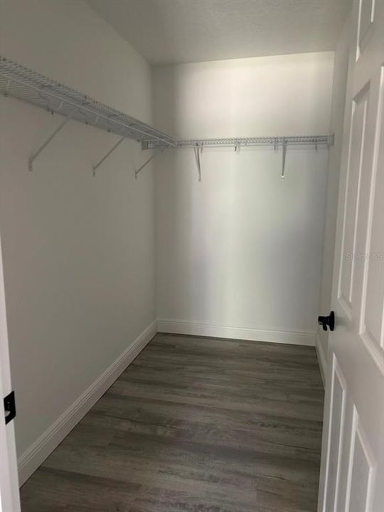 Active With Contract: $249,900 (3 beds, 2 baths, 1405 Square Feet)