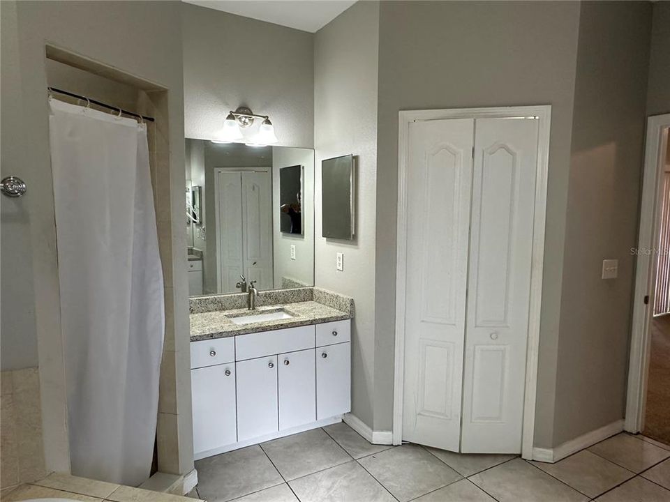 For Rent: $2,200 (3 beds, 2 baths, 1614 Square Feet)