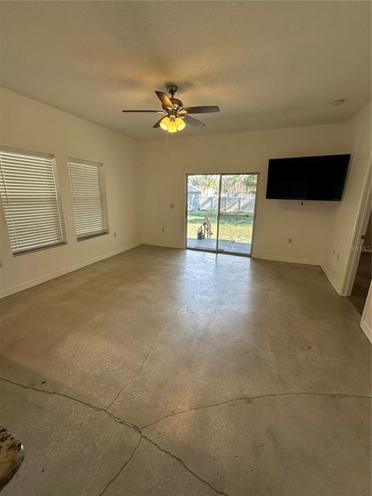 For Rent: $2,200 (3 beds, 2 baths, 1614 Square Feet)