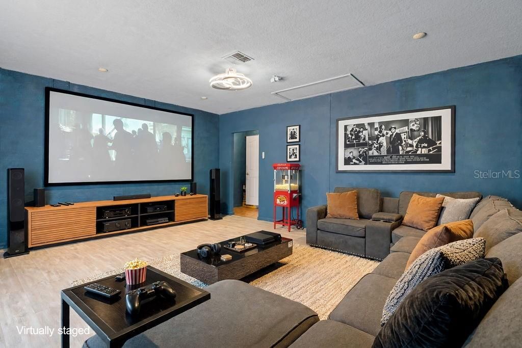 En Venta: $384,900 (3 camas, 2 baños, 2205 Pies cuadrados)