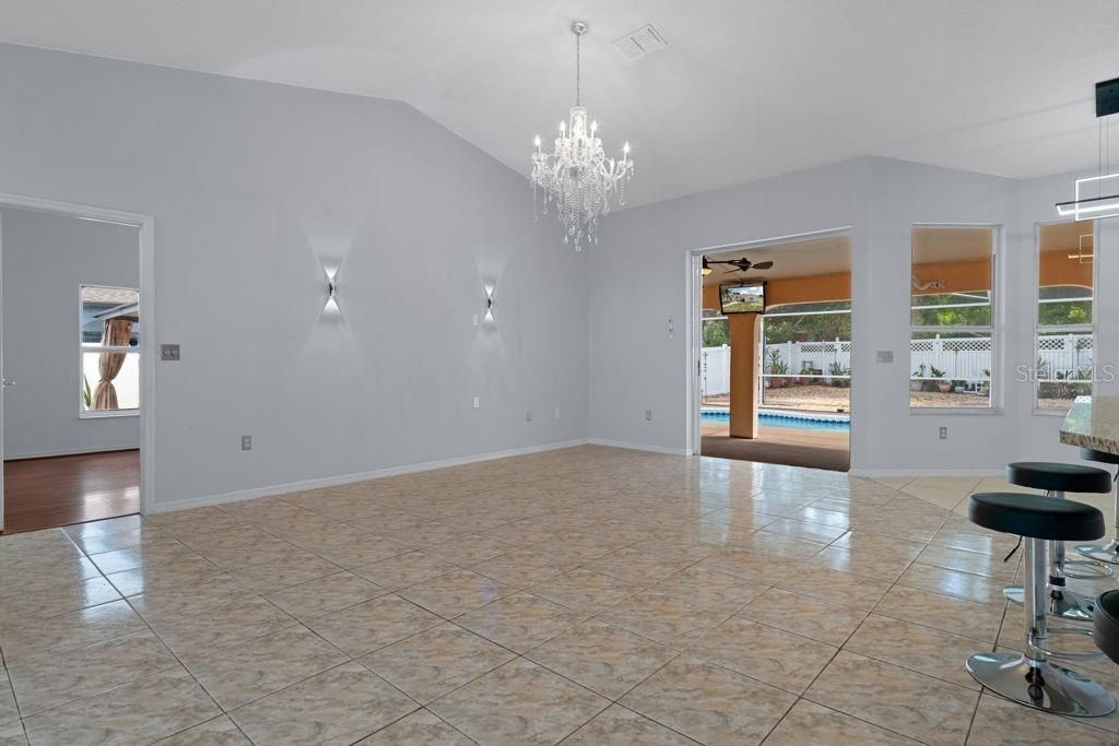 En Venta: $384,900 (3 camas, 2 baños, 2205 Pies cuadrados)