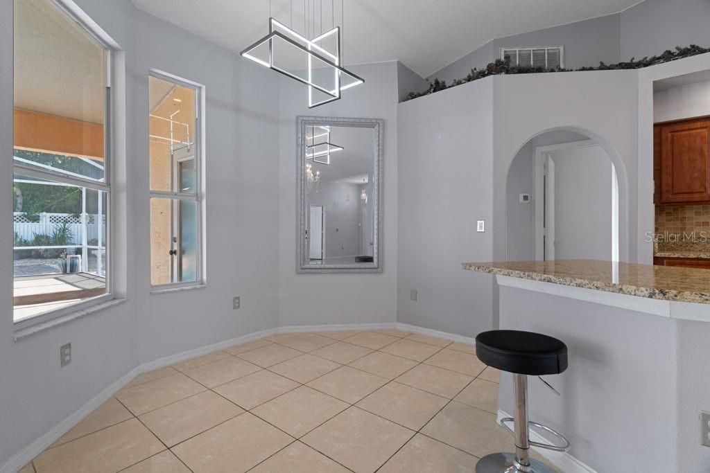 En Venta: $384,900 (3 camas, 2 baños, 2205 Pies cuadrados)