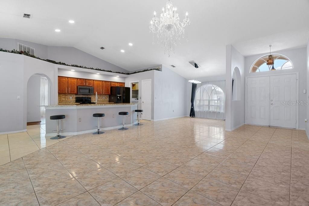 En Venta: $384,900 (3 camas, 2 baños, 2205 Pies cuadrados)