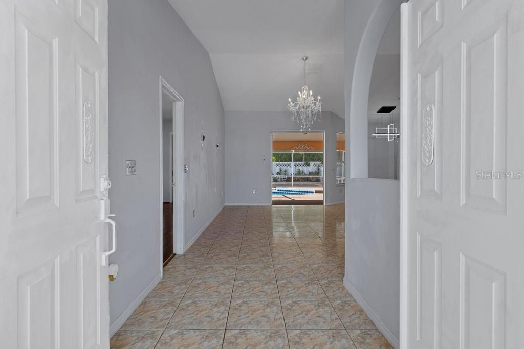 En Venta: $384,900 (3 camas, 2 baños, 2205 Pies cuadrados)