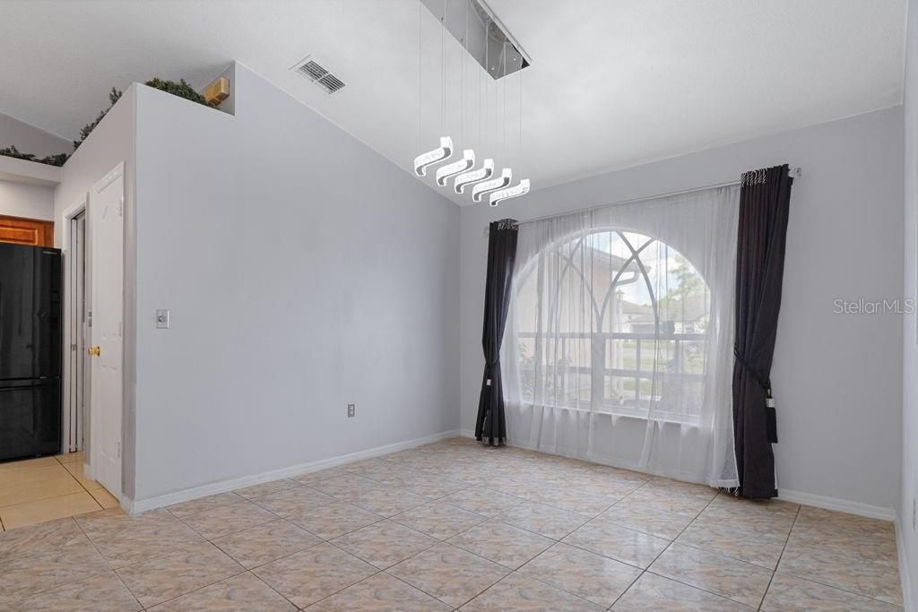 En Venta: $384,900 (3 camas, 2 baños, 2205 Pies cuadrados)