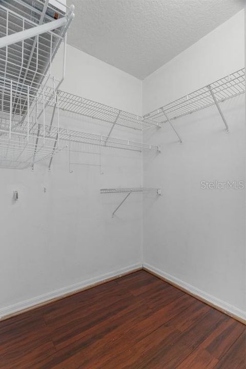 En Venta: $384,900 (3 camas, 2 baños, 2205 Pies cuadrados)