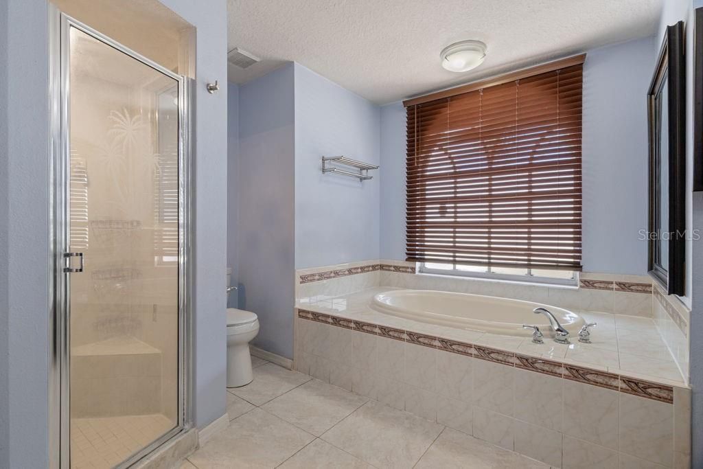 En Venta: $384,900 (3 camas, 2 baños, 2205 Pies cuadrados)