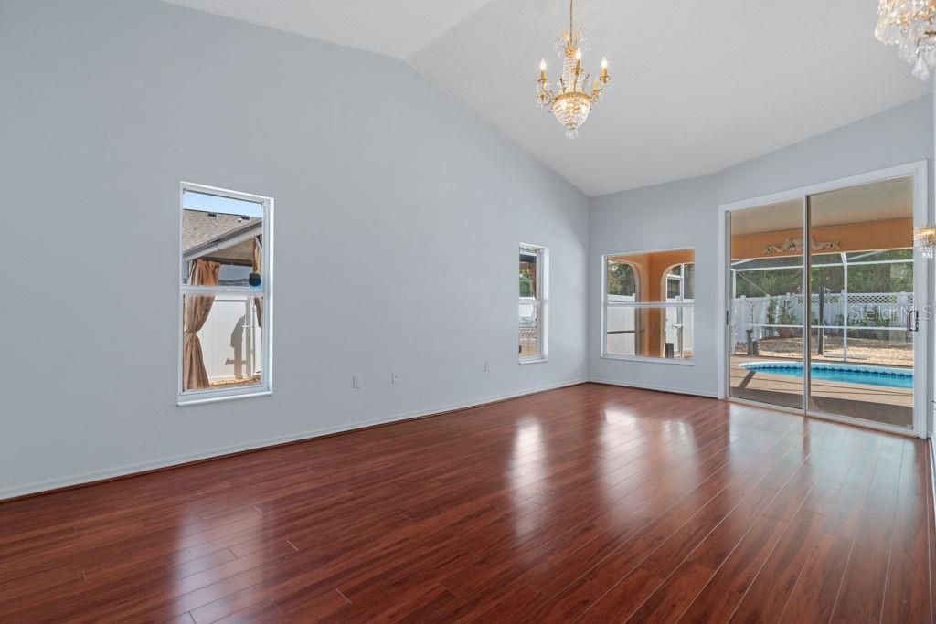 En Venta: $384,900 (3 camas, 2 baños, 2205 Pies cuadrados)