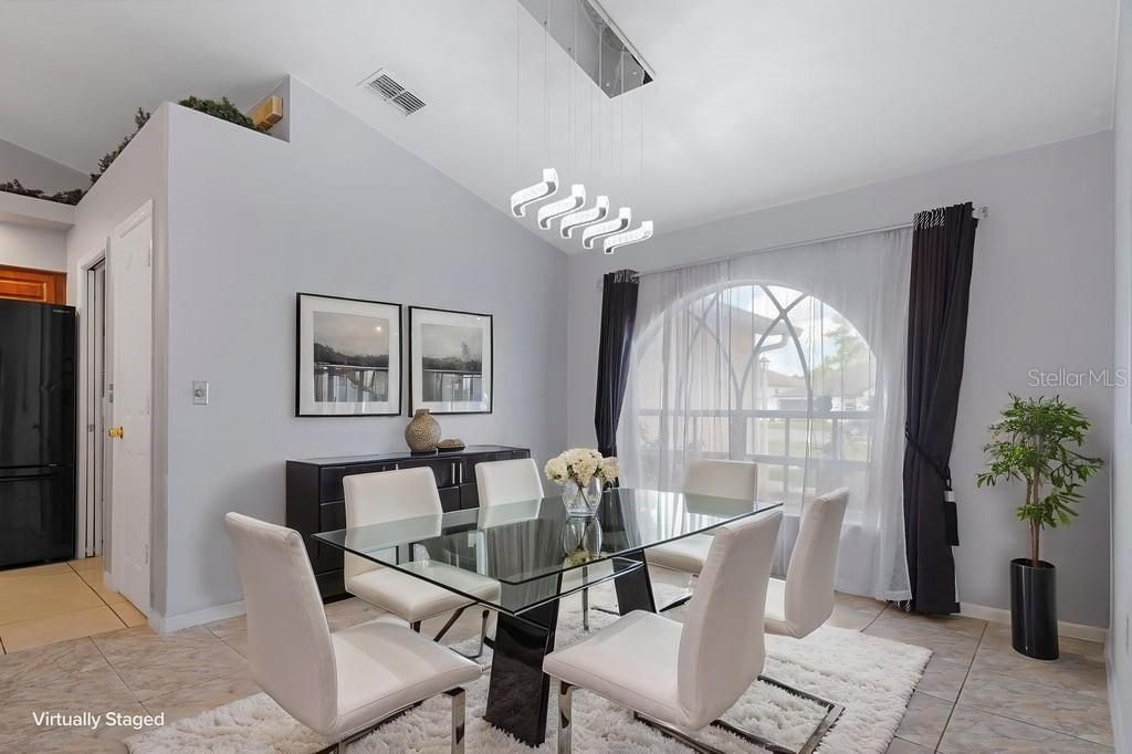 En Venta: $384,900 (3 camas, 2 baños, 2205 Pies cuadrados)