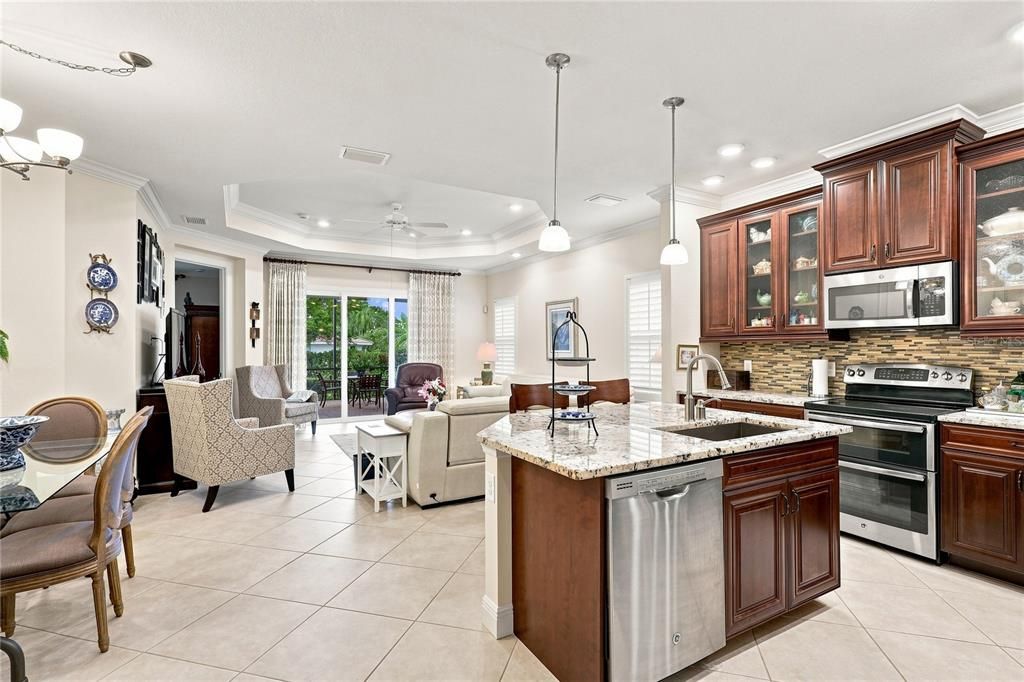For Sale: $550,000 (2 beds, 2 baths, 1525 Square Feet)