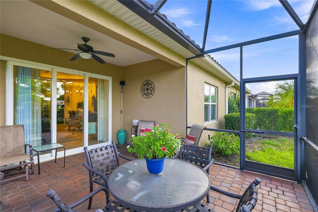 For Sale: $550,000 (2 beds, 2 baths, 1525 Square Feet)
