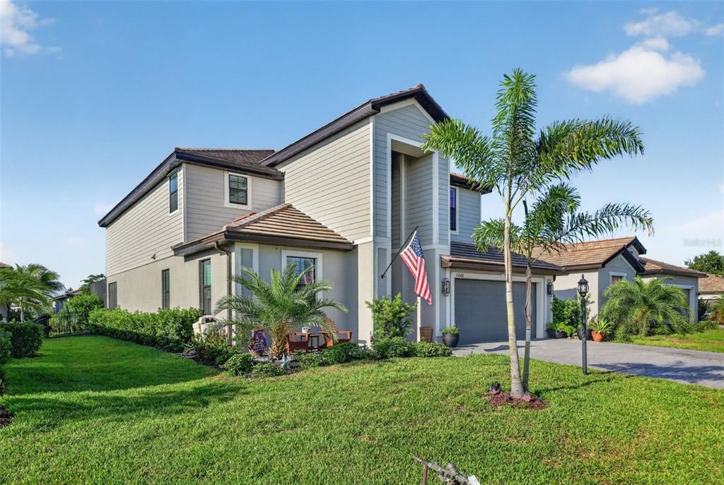 For Sale: $819,000 (5 beds, 3 baths, 3257 Square Feet)