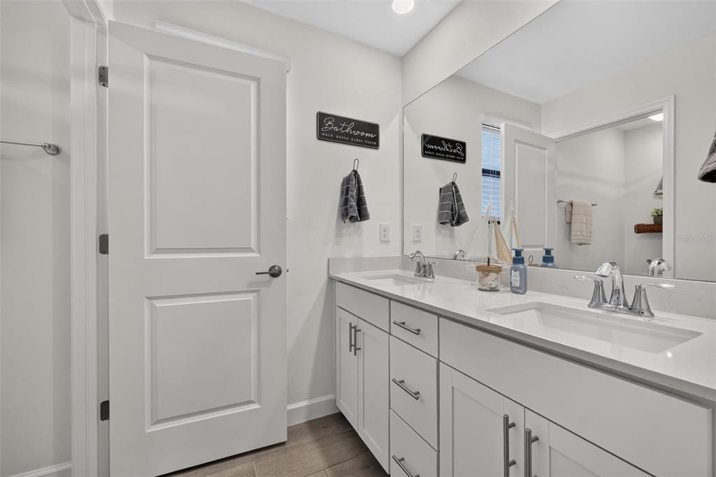 For Sale: $819,000 (5 beds, 3 baths, 3257 Square Feet)