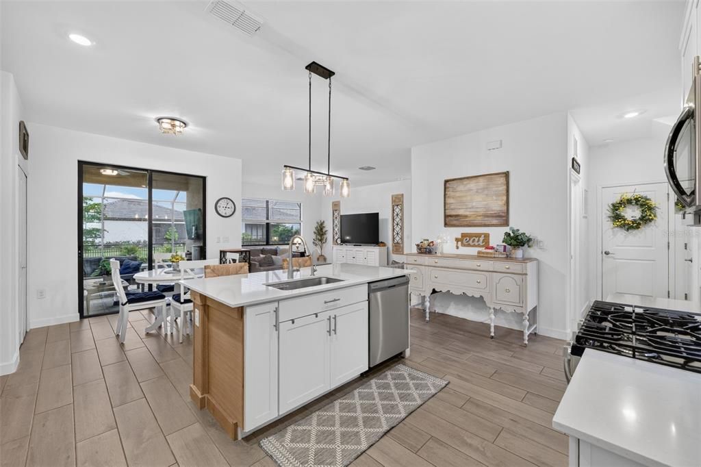 For Sale: $819,000 (5 beds, 3 baths, 3257 Square Feet)