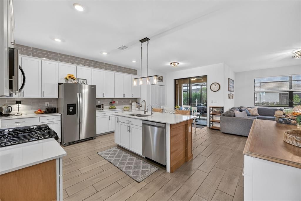 For Sale: $819,000 (5 beds, 3 baths, 3257 Square Feet)
