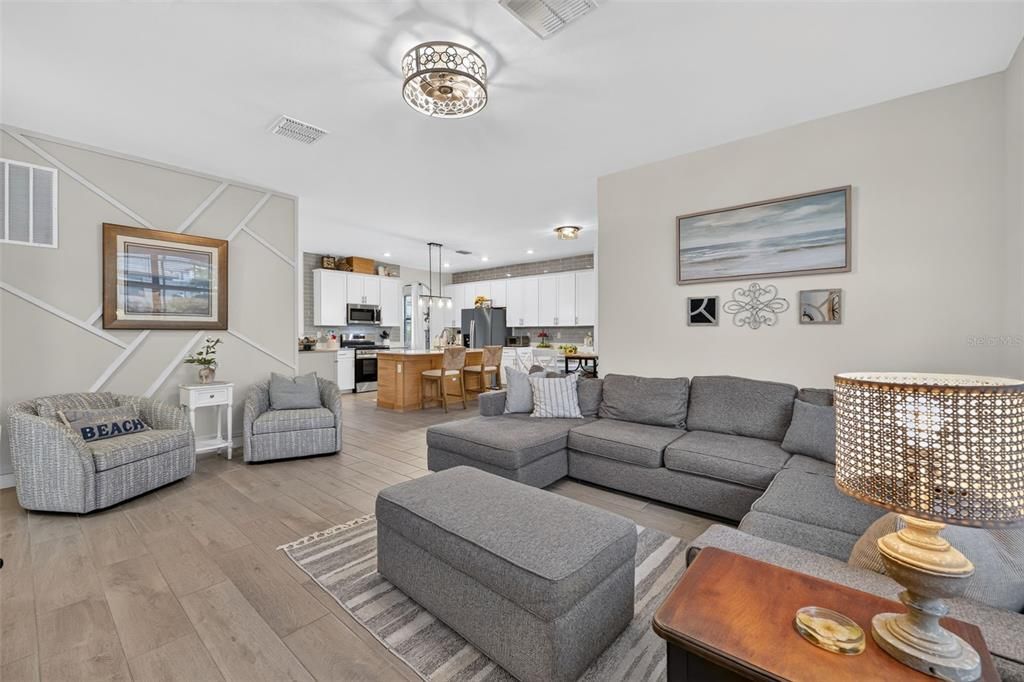For Sale: $819,000 (5 beds, 3 baths, 3257 Square Feet)