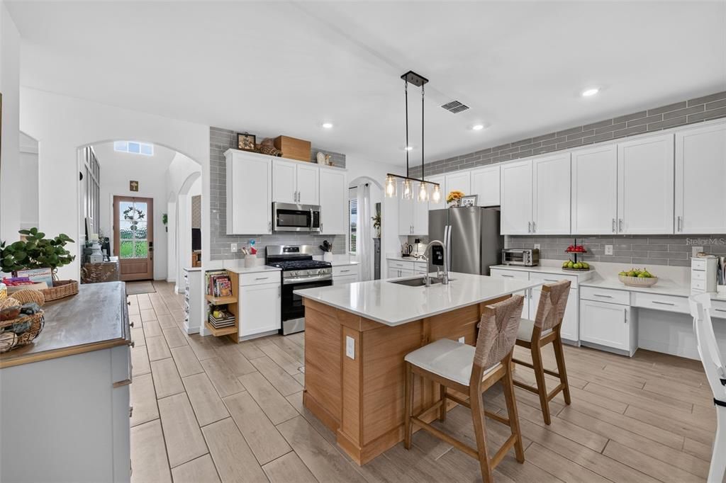 For Sale: $819,000 (5 beds, 3 baths, 3257 Square Feet)