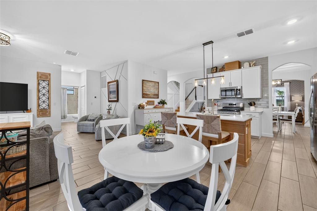 For Sale: $819,000 (5 beds, 3 baths, 3257 Square Feet)