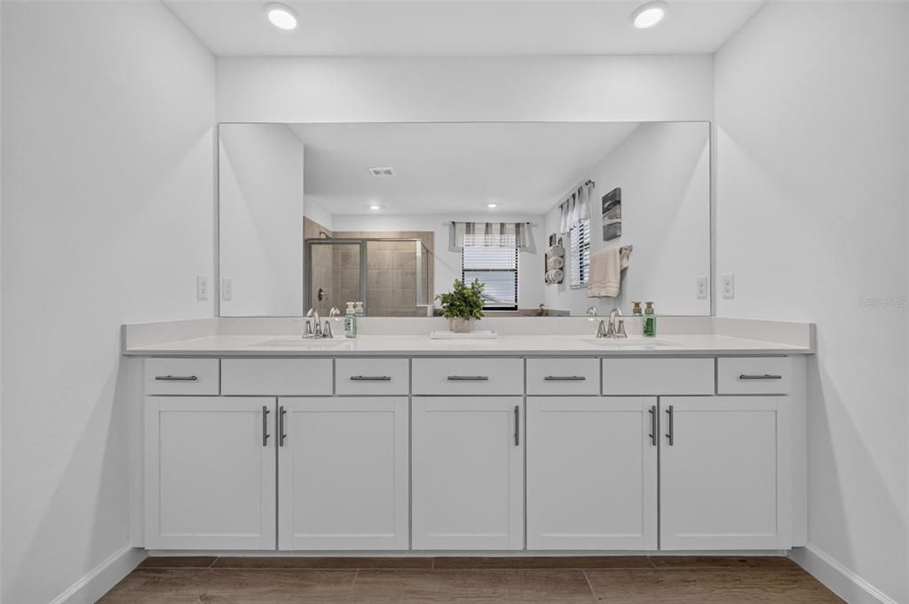 For Sale: $819,000 (5 beds, 3 baths, 3257 Square Feet)