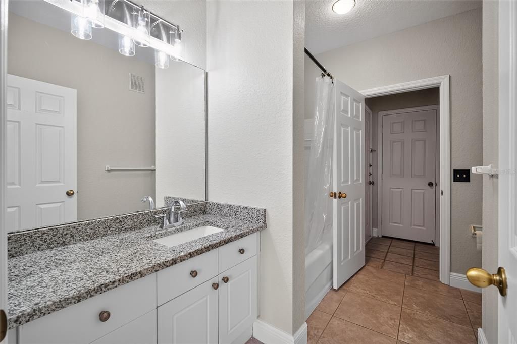 For Rent: $1,950 (2 beds, 2 baths, 1083 Square Feet)