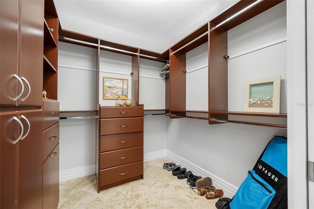 В аренду: $9,500 (3 спален, 2 ванн, 2355 Квадратных фут)