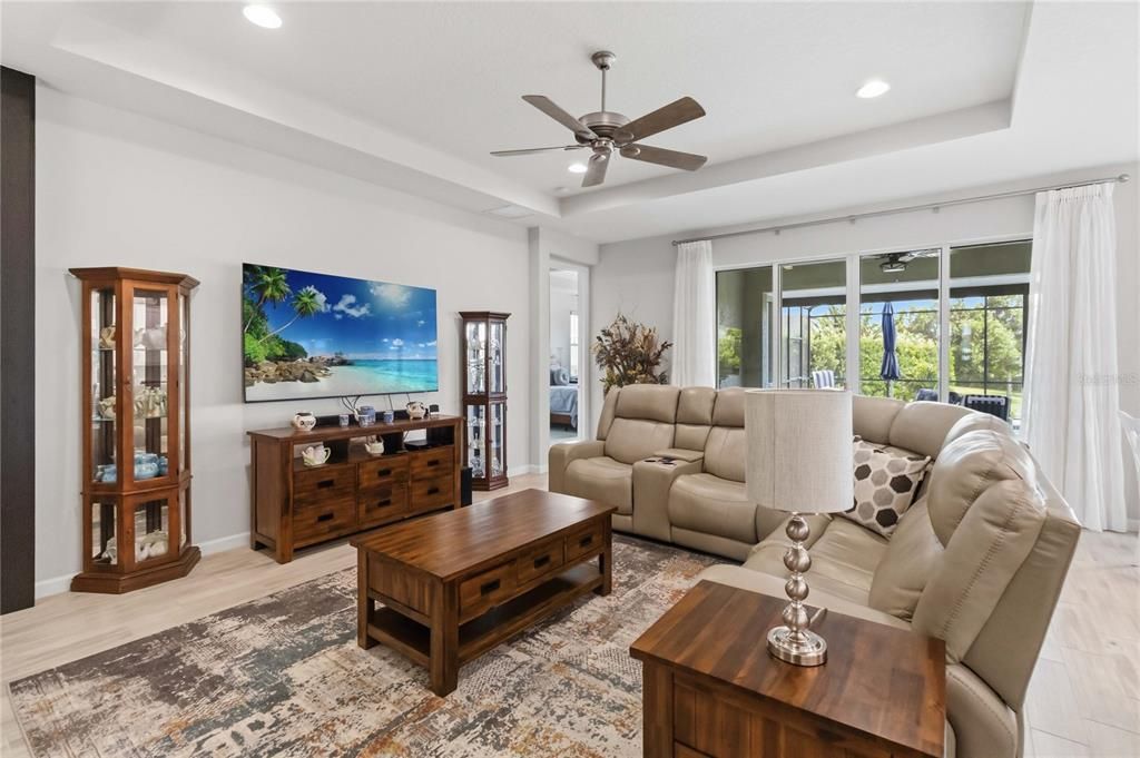 For Sale: $610,000 (3 beds, 3 baths, 2185 Square Feet)