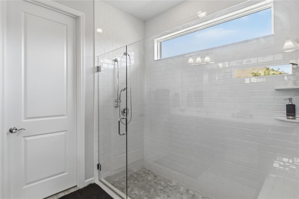 For Sale: $610,000 (3 beds, 3 baths, 2185 Square Feet)