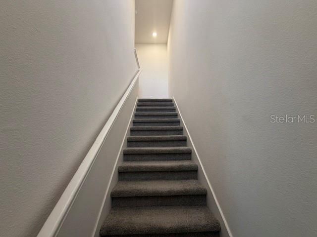 En Venta: $389,000 (4 camas, 2 baños, 2160 Pies cuadrados)