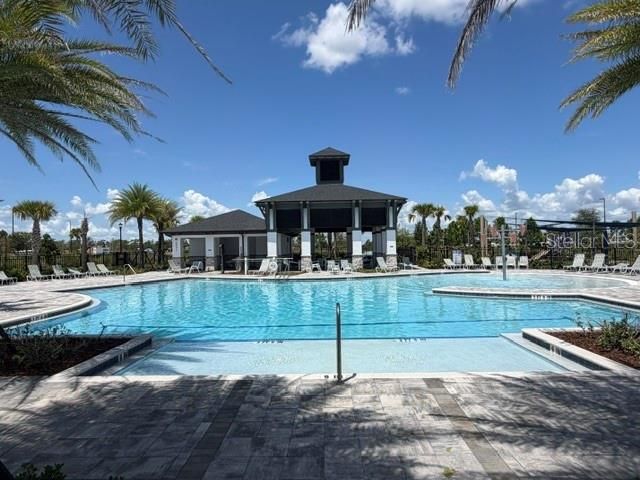 En Venta: $389,000 (4 camas, 2 baños, 2160 Pies cuadrados)