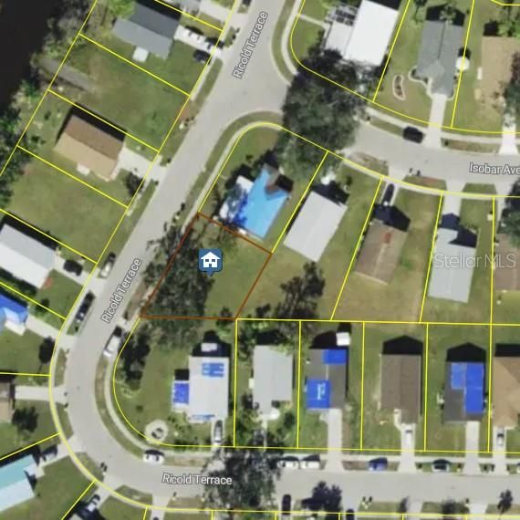 For Sale: $27,000 (0.11 acres)