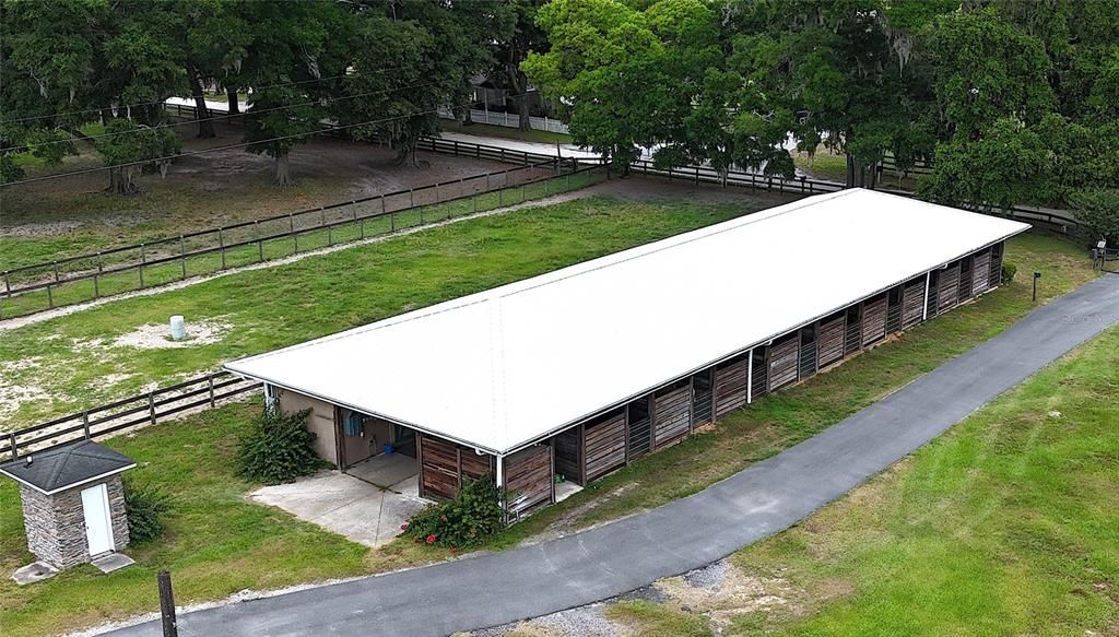 En Renta: $65,000 (3 camas, 2 baños, 2400 Pies cuadrados)