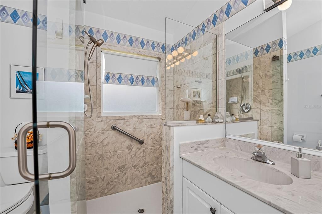 En Venta: $359,000 (2 camas, 2 baños, 1279 Pies cuadrados)