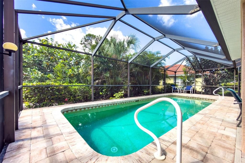 En Venta: $359,000 (2 camas, 2 baños, 1279 Pies cuadrados)