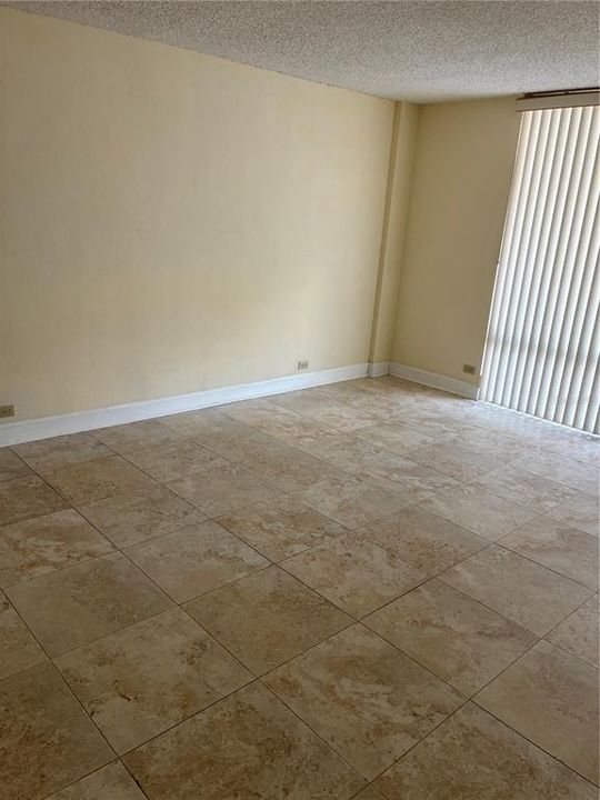 For Rent: $2,900 (2 beds, 2 baths, 1324 Square Feet)