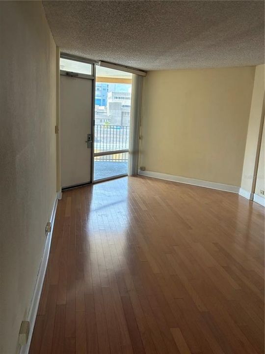 For Rent: $2,900 (2 beds, 2 baths, 1324 Square Feet)