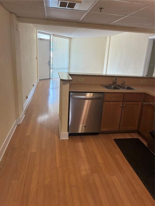 For Rent: $2,900 (2 beds, 2 baths, 1324 Square Feet)