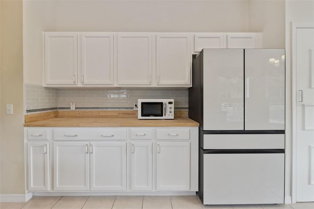 For Sale: $257,500 (2 beds, 2 baths, 1405 Square Feet)