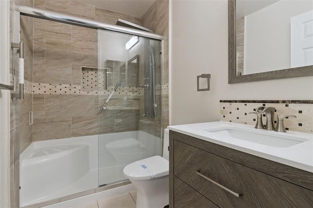 For Sale: $257,500 (2 beds, 2 baths, 1405 Square Feet)