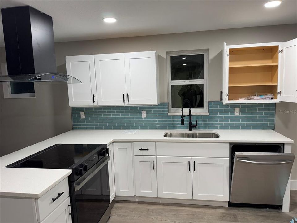 For Rent: $2,250 (2 beds, 2 baths, 1012 Square Feet)